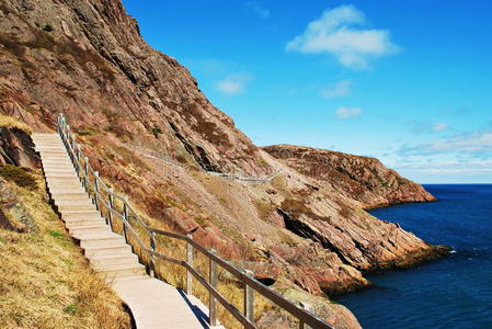 悬崖上楼梯海边悬崖上的楼梯照片