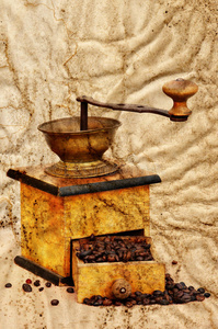 粗粮咖啡机和咖啡豆图片