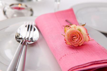 浪漫的餐桌布置