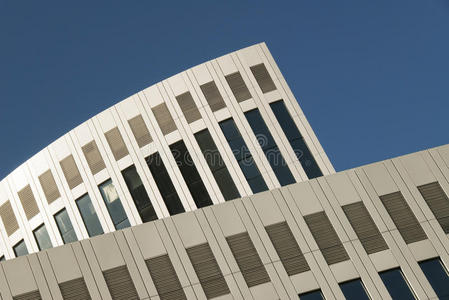 法兰克福美茵河畔现代商务大厦图片