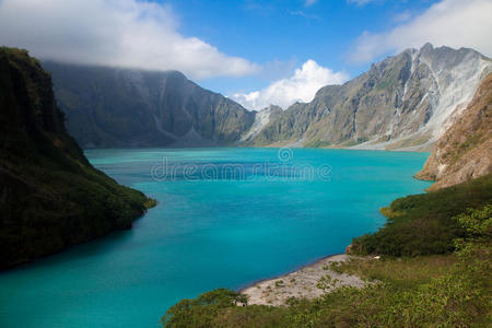 皮纳图博火山口