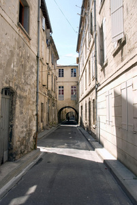 狭窄的欧洲老街图片