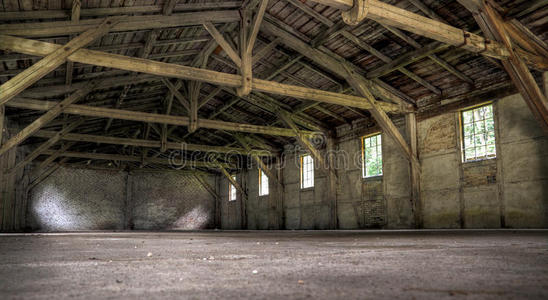 旧废弃仓库照片