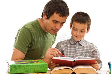 小学生和他的父亲学习