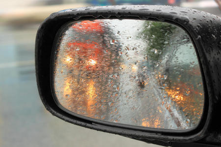 暴风雨 液滴 反思 街道 汽车 驱动 旅行 宗教信仰 城市