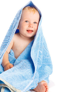 婴儿裹着毛巾