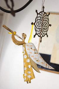 用手工纸天使装饰房间照片