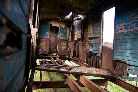 废弃火车车厢图片大全