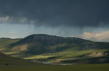蒙古的暴雨图片