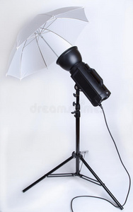 带雨伞的摄影棚闪光灯图片