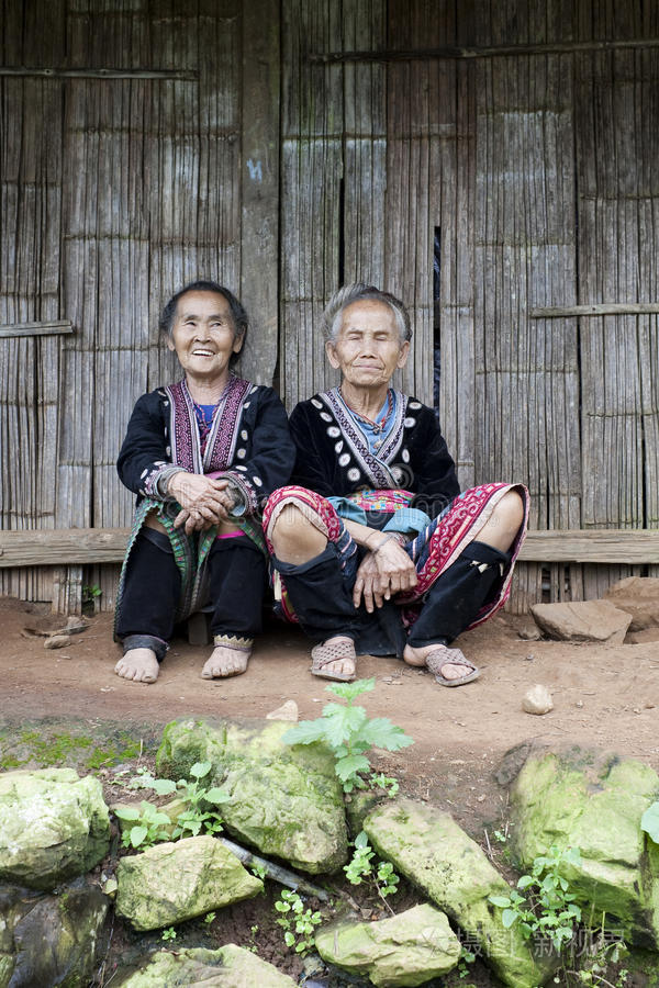 亚洲的老年妇女meo族
