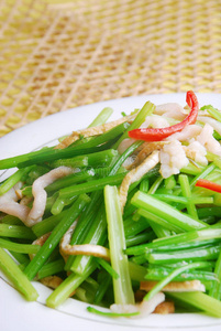 中国美味的食物猪腰条炒芹菜
