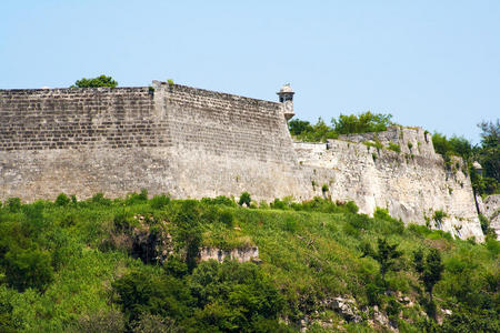 山上堡垒的墙