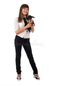 女孩和她的狗。