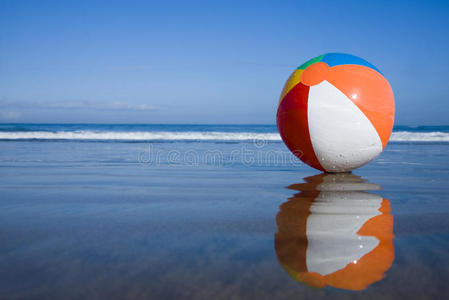 海滩上的沙滩球