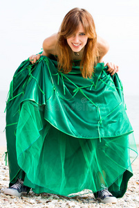 绿衣服女孩头像图片