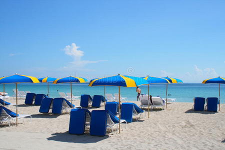 沙滩阳伞