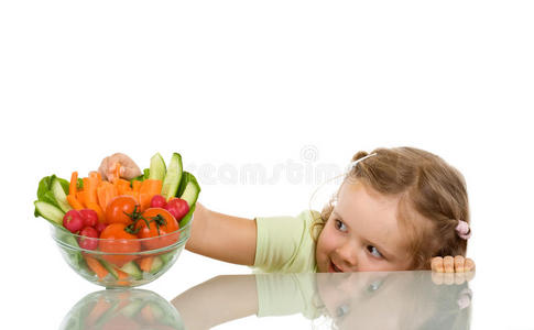 偷蔬菜的小女孩