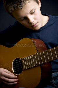 青少年吉他手