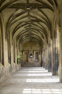 剑桥圣约翰学院的柱廊，