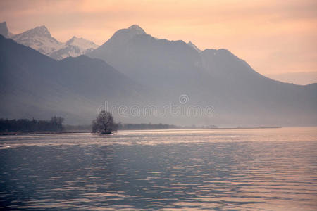 瑞士高山湖