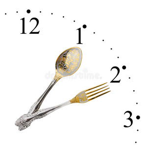 用勺子和叉子做成的钟