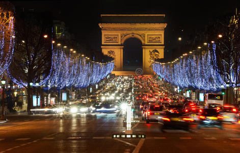 法国。巴黎。香榭丽舍大街和凯旋门