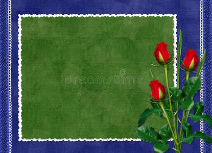 在深蓝色背景上有红色玫瑰的卡片