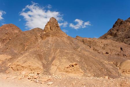 石漠风景三角岩