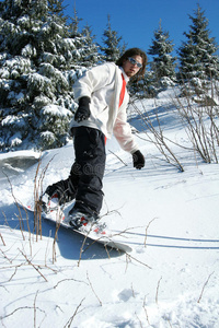 年轻的滑雪运动员