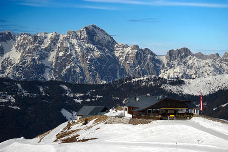 阿尔卑斯山雪山小屋