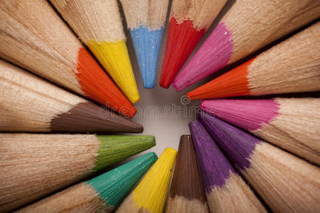 彩色铅笔圈图片
