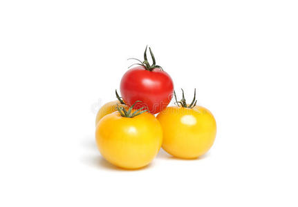 黄色和红色的西红柿