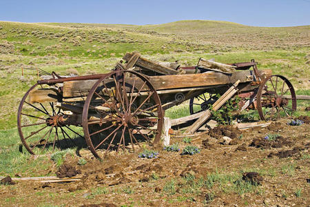 怀俄明山的旧木车图片
