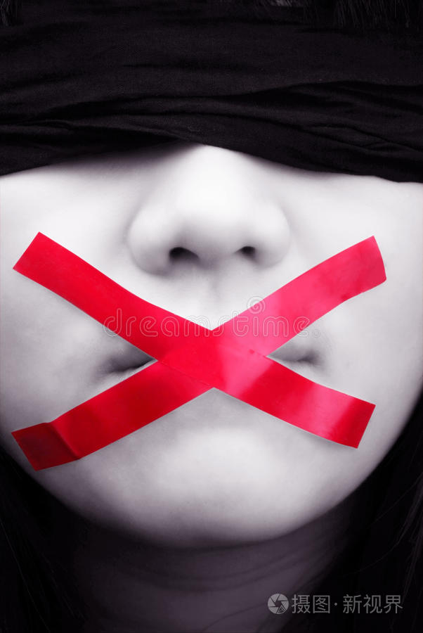 下载小样发票合同问题/举报嘴巴粘在一起打着锤子的年轻人沉默2有胶带