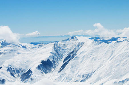 雪地里的高山