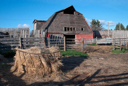 旧谷仓和农家院