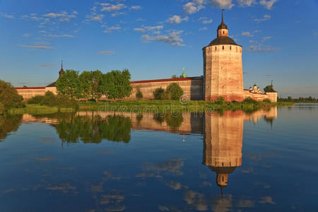 基里洛贝洛泽斯基修道院，塔楼