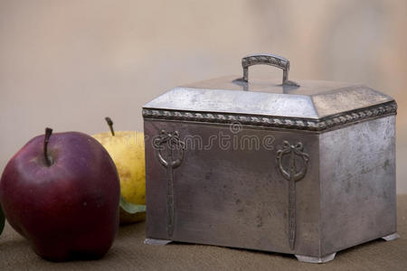苹果古董银盒