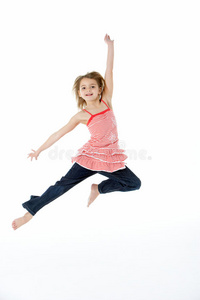小女孩在空中跳跃图片