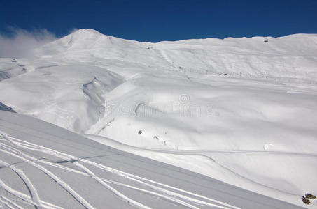 滑雪场冬景