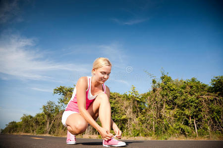 女孩 肌肉 身体 比赛 运动员 权力 能量 准备 慢跑 运动
