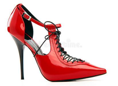 细高跟鞋上有花边的红色女鞋