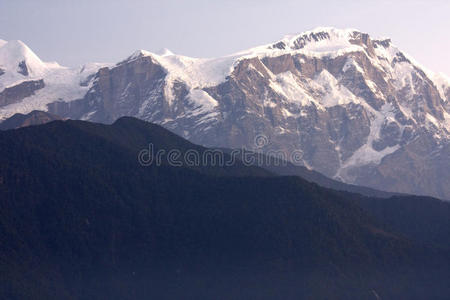 尼泊尔拉姆戎山黄昏时分图片