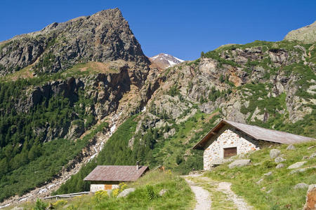 阿尔卑斯山的石屋