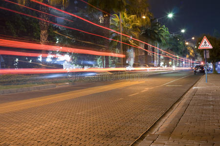 夜间道路