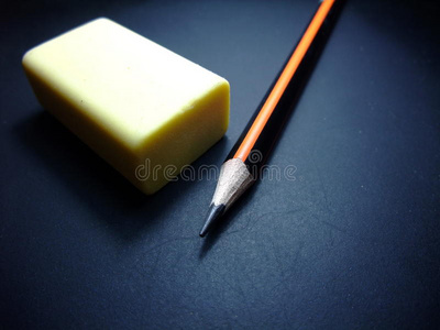 铅笔和橡皮擦