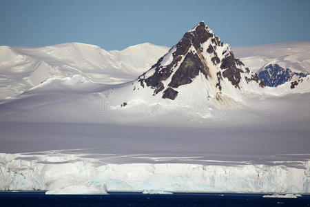 南极半岛的山顶
