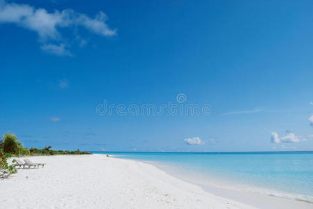 白沙滩蓝天