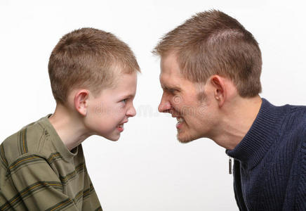 父子俯卧撑图片